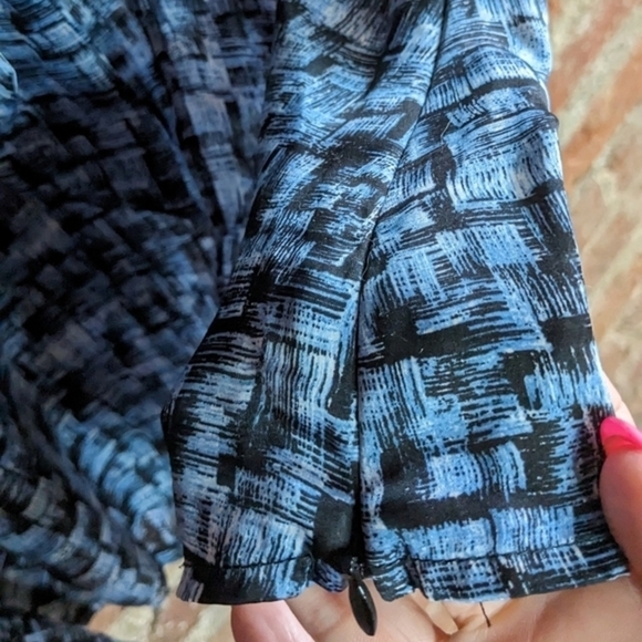 Rafaella Blue & Black Woven Pattern Sleeveless Blouse w/ Tie at Neck - Picture 4 of 11